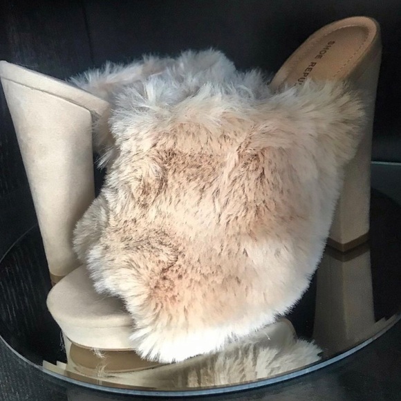 Cream colored Chunky Heels - Picture 1 of 1